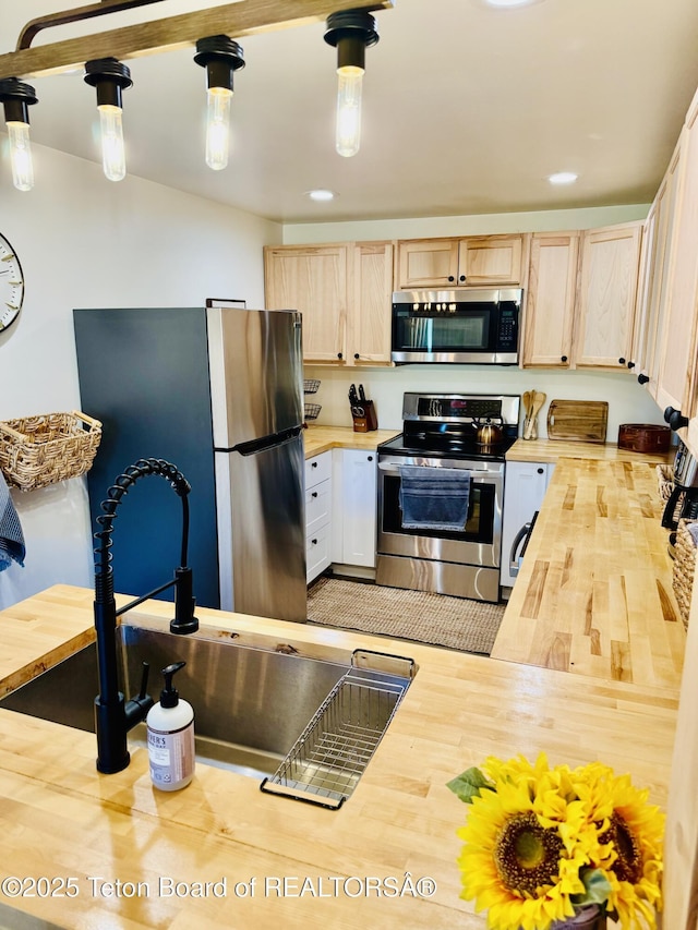 17 E Elkhorn Dr, Thayne, WY 83127 - photo 6