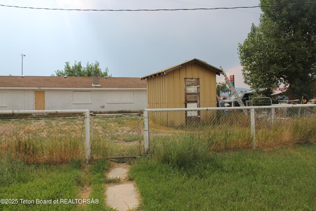 162 S Blake St, Labarge, WY 83123 - photo 2