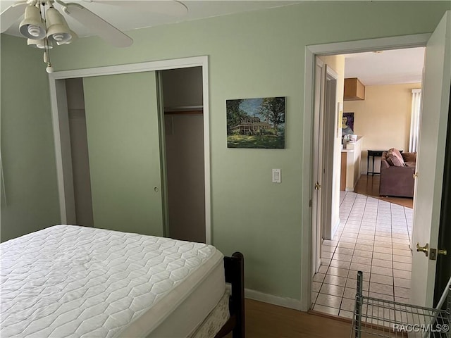 13 N Wadsworth Ave, Beverly Hills, FL 34465 - bedroom featuring a closet, wood finished floors, and ceiling fan