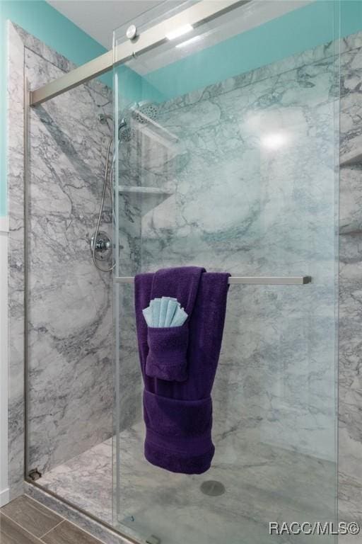 13618 SW 111th Cir, Dunnellon, FL 34432 - bathroom featuring a marble finish shower