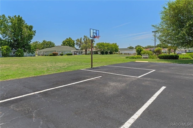 13618 SW 111th Cir, Dunnellon, FL 34432 - uncovered parking lot with community basketball court