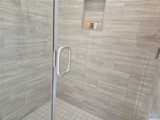 1280 Heron Point Dr, Inverness, FL 34453 - bathroom with a shower stall