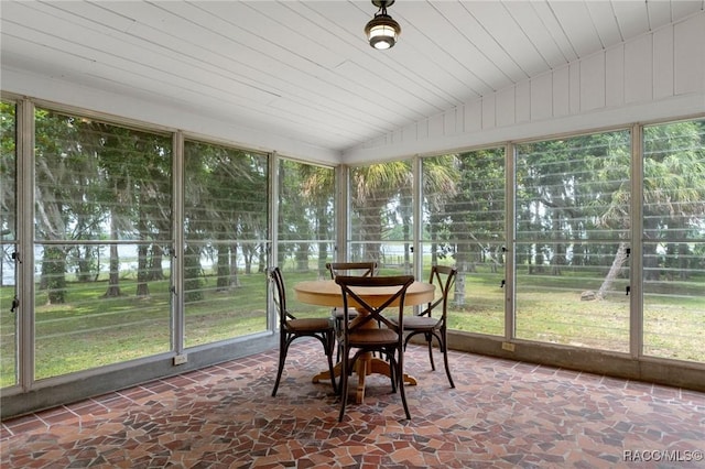 3184 N Edward Island Pt, Hernando, FL 34442 - sunroom / solarium with vaulted ceiling, plenty of natural light, and outdoor dining area