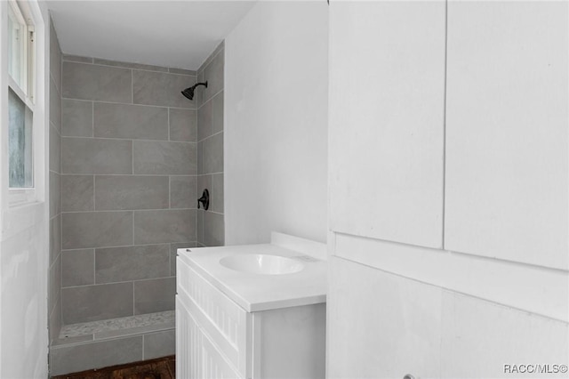 3184 N Edward Island Pt, Hernando, FL 34442 - full bath featuring tiled shower and vanity