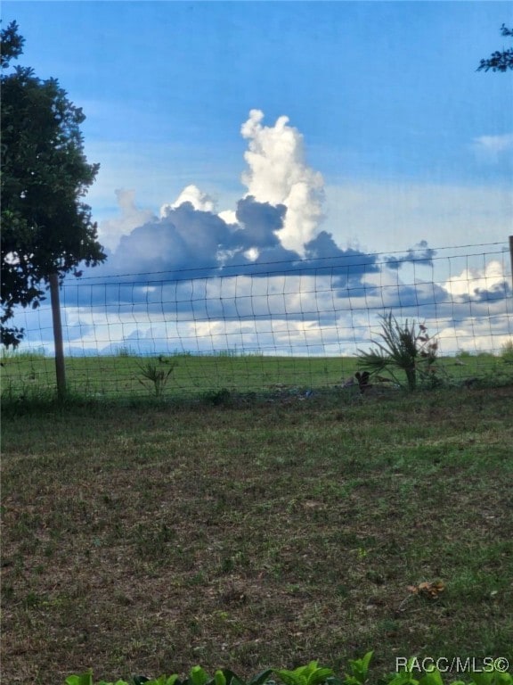 water view featuring a rural view