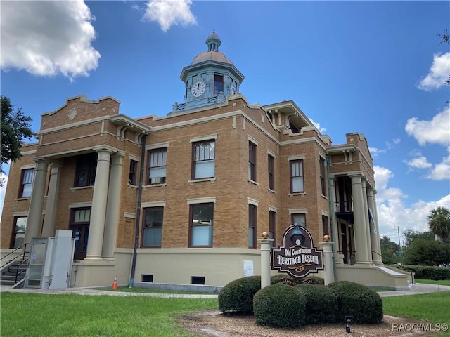 view of building exterior