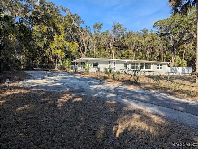 view of front of property