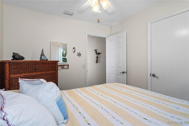 bedroom with ceiling fan