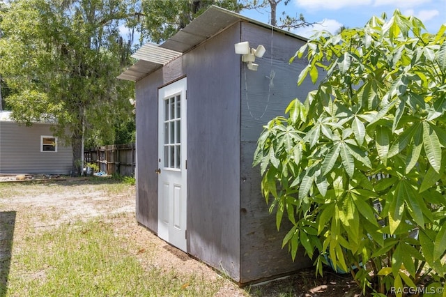 exterior space featuring an outbuilding