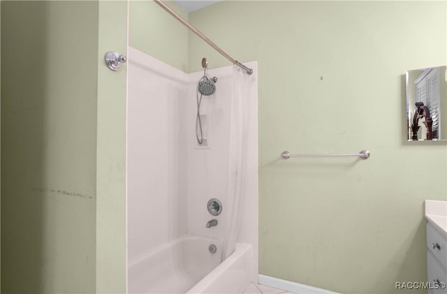 9093 E Pinehurst Ct, Inverness, FL 34450 - bathroom with vanity and shower / bath combo
