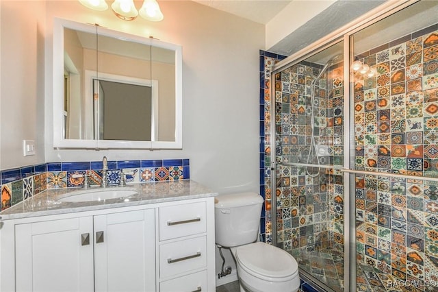 7 Michigan St, Beverly Hills, FL 34465 - bathroom with vanity and a shower stall