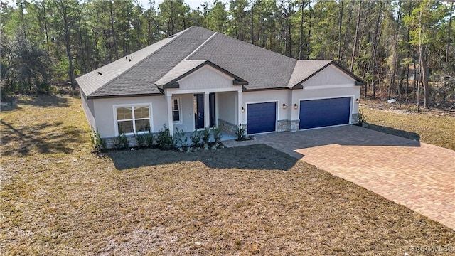 view of front of house featuring a garage