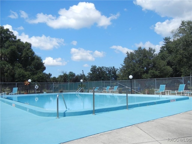 view of swimming pool