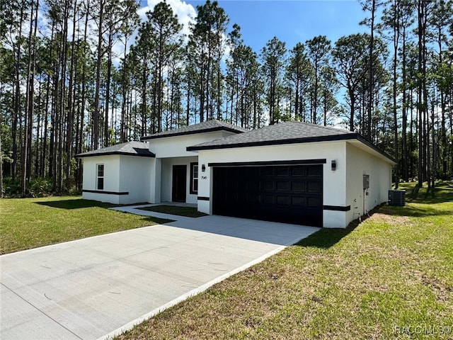 7549 N Santos Dr, Citrus Springs, FL 34434 - prairie-style home featuring an attached garage, stucco siding, concrete driveway, and a front yard