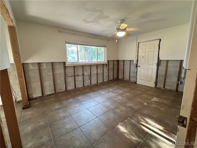 1203 SE Kings Bay Dr, Crystal River, FL 34429 - spare room with ceiling fan