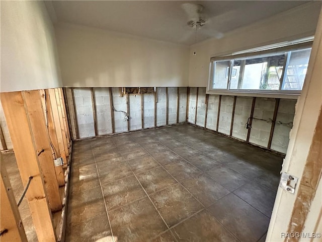 1203 SE Kings Bay Dr, Crystal River, FL 34429 - empty room featuring a ceiling fan
