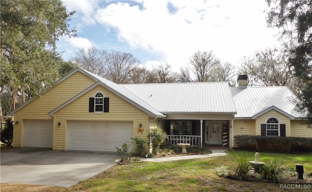 ranch-style house with covered porch