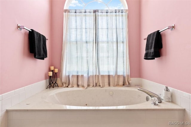 6150 N Whispering Oak Loop, Beverly Hills, FL 34465 - bathroom featuring a bath
