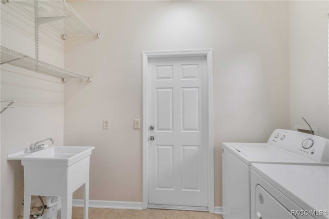 2459 N Brentwood Cir, Lecanto, FL 34461 - washroom featuring separate washer and dryer and baseboards