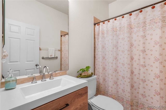 2459 N Brentwood Cir, Lecanto, FL 34461 - bathroom with vanity and curtained shower