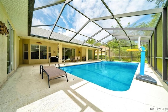 374 W Wason St, Citrus Springs, FL 34434 - swimming pool with a patio area and a lanai