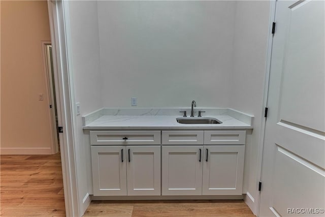 783 E Alaska Ln, Hernando, FL 34442 - bathroom with wood finished floors and vanity