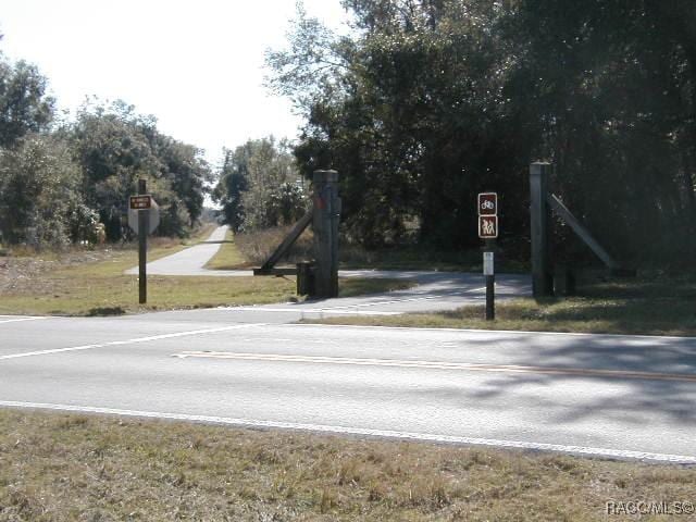 10072 N Conrad Pt, Citrus Springs, FL 34434