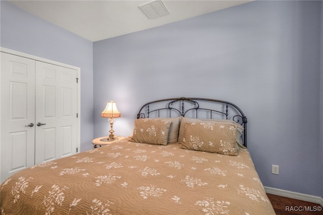 bedroom featuring a closet