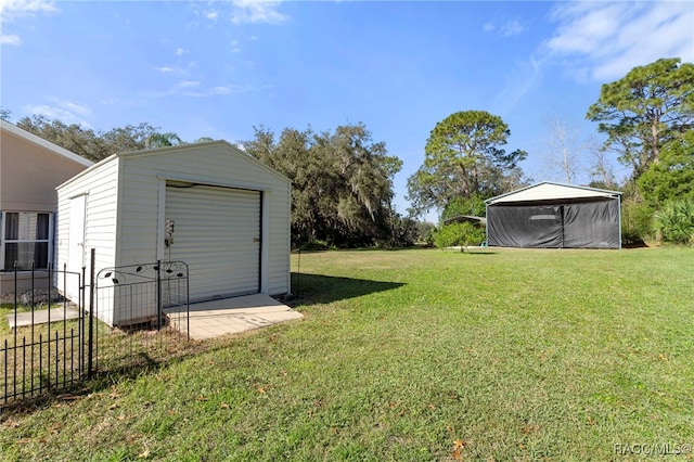 view of yard featuring a storage shed