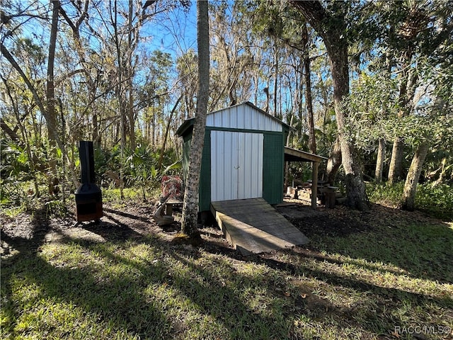 view of outdoor structure