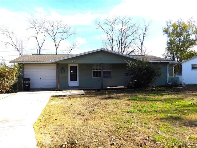 ranch-style house with a front yard