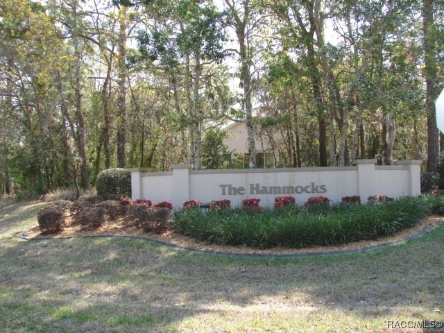 view of community / neighborhood sign