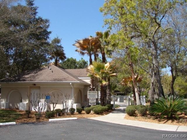 view of front of home