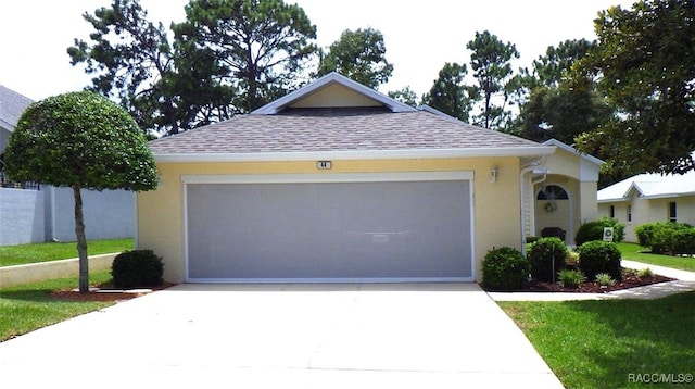 view of front facade featuring a garage