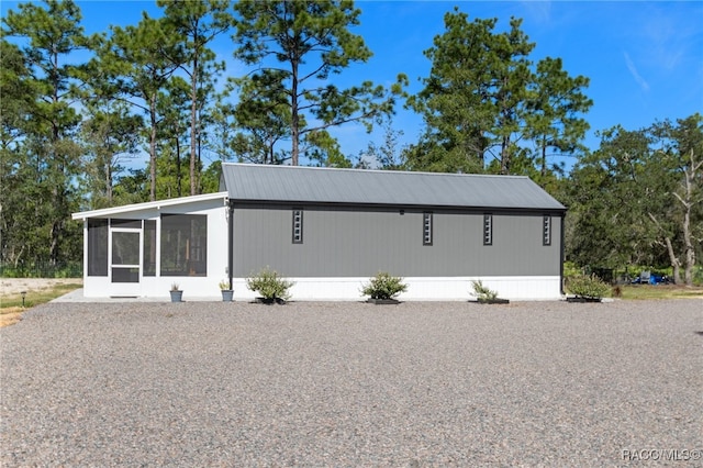 manufactured / mobile home with a sunroom