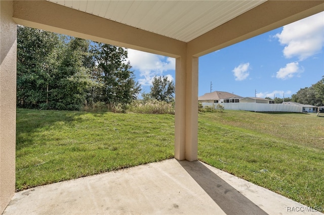 view of yard featuring a patio