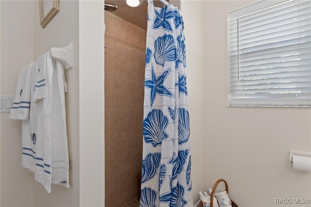 140 W Frisco Ln, Citrus Springs, FL 34434 - bathroom featuring a tile shower