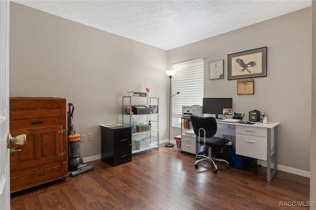 140 W Frisco Ln, Citrus Springs, FL 34434 - office area featuring dark wood finished floors and baseboards