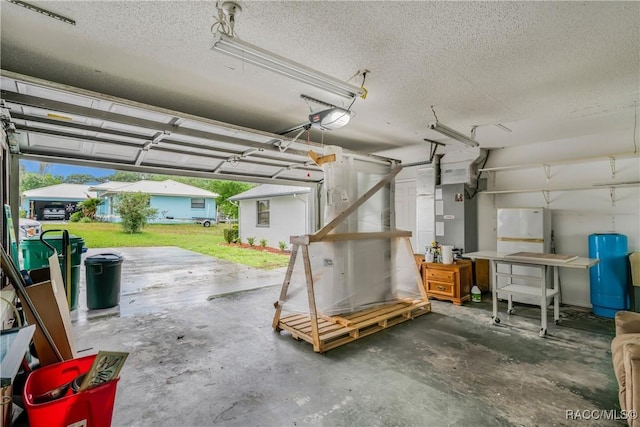 8831 E Sandpiper Dr, Inverness, FL 34450 - garage featuring a garage door opener