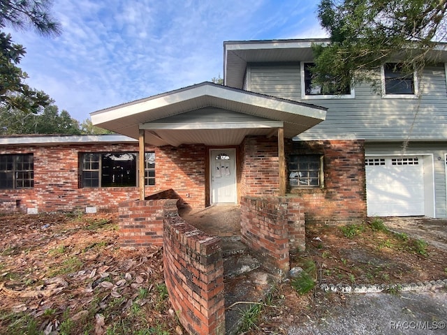 view of front facade with a garage