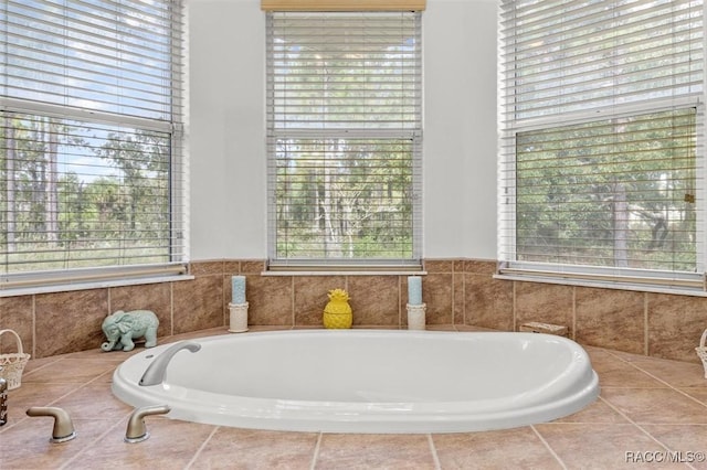 4340 W Mustang Blvd, Beverly Hills, FL 34465 - full bathroom with a garden tub and healthy amount of natural light