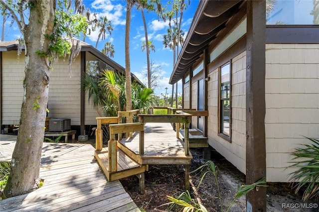 2647 N Seabreeze Pt, Crystal River, FL 34429 - deck with central AC unit