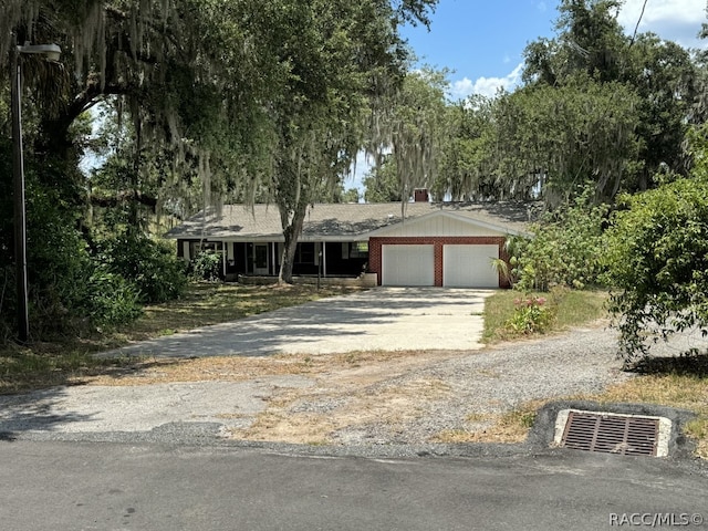 view of front facade featuring a garage