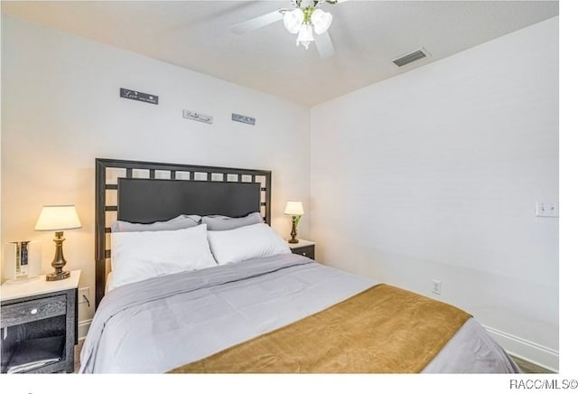 bedroom featuring ceiling fan