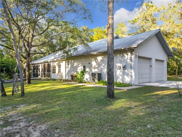 view of front of home with a front lawn