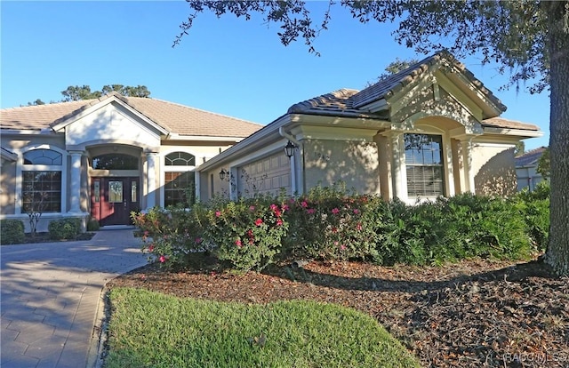 view of front of house featuring a garage