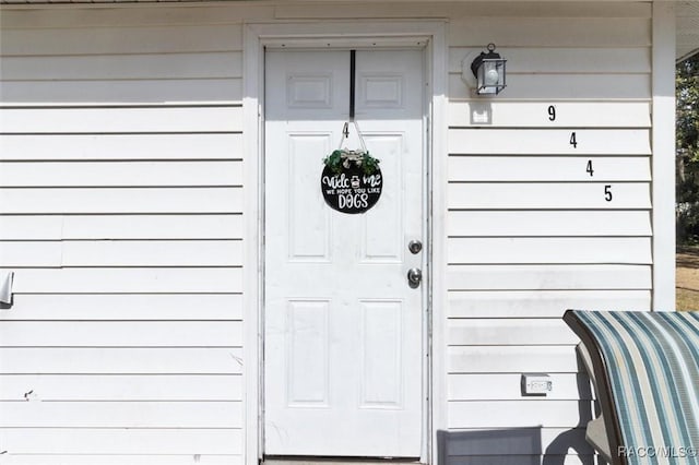 view of property entrance