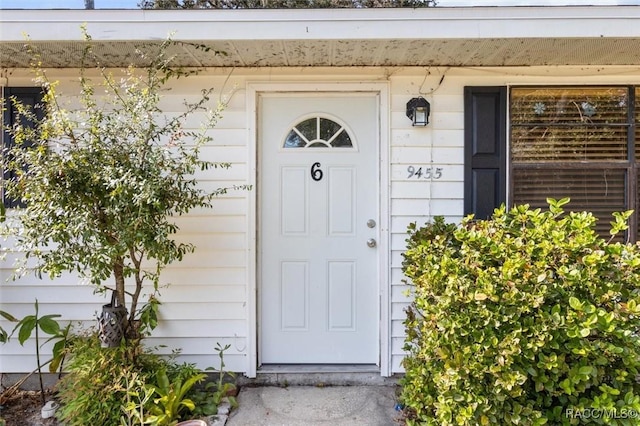 view of property entrance