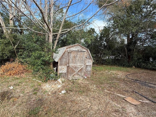 view of outbuilding