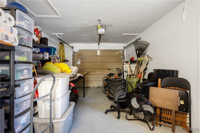 7 Colorado St, Beverly Hills, FL 34465 - garage with a garage door opener